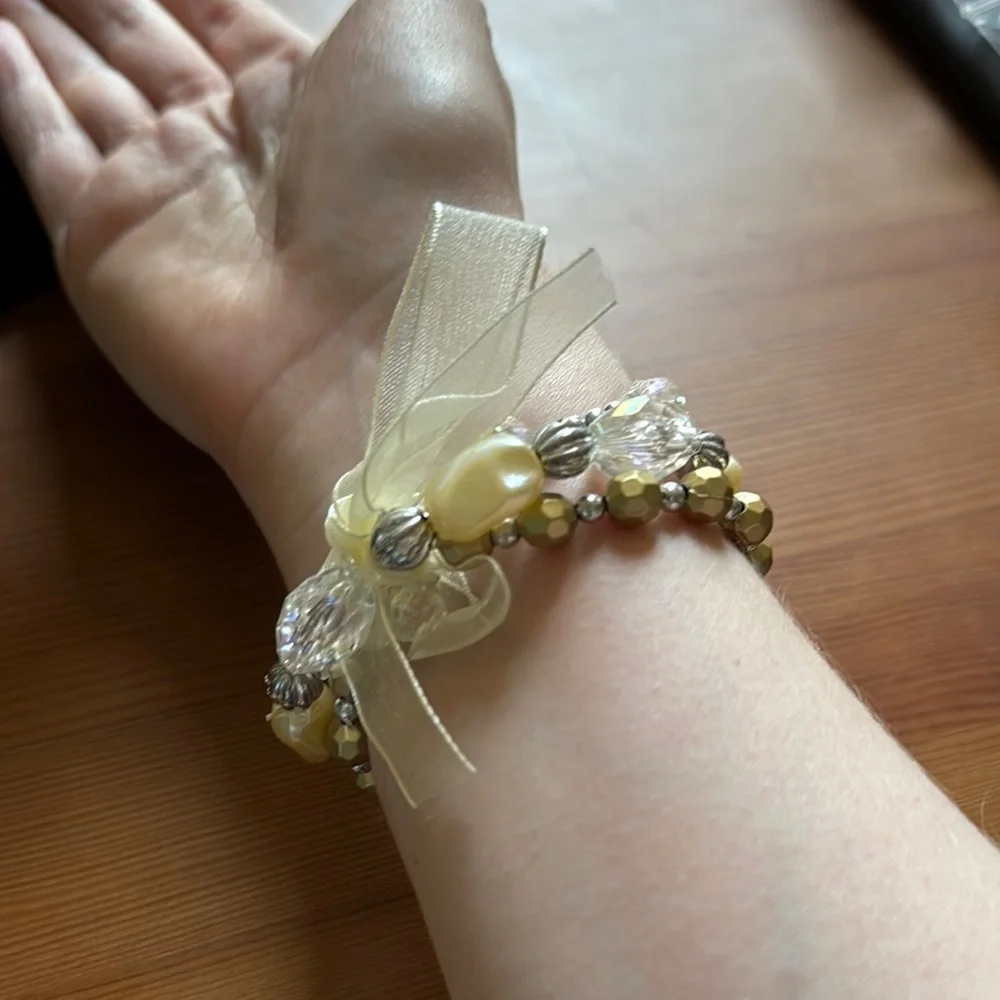 Elegant Gold and Silver Beaded Bracelet Set - Picture 4 of 5